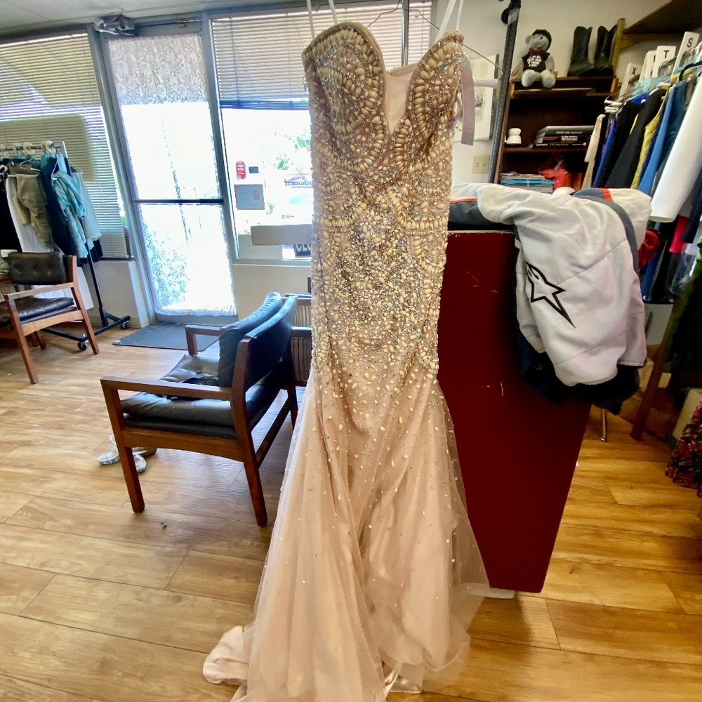 Jovani Size 4 Gown